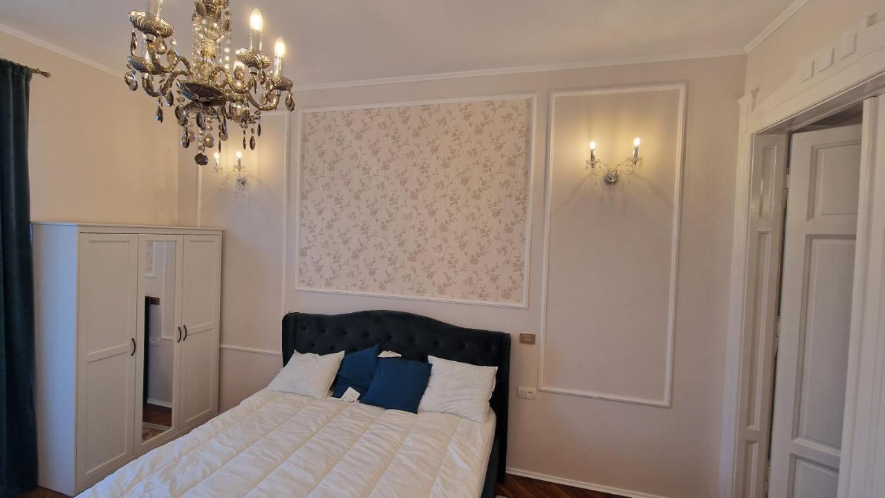 Uvs Central Luxury Apartment Oradea Extérieur photo