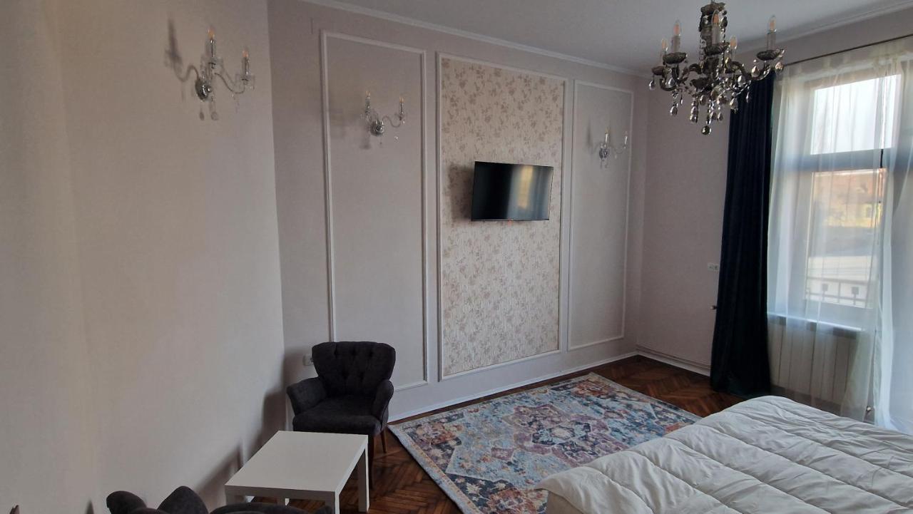 Uvs Central Luxury Apartment Oradea Extérieur photo