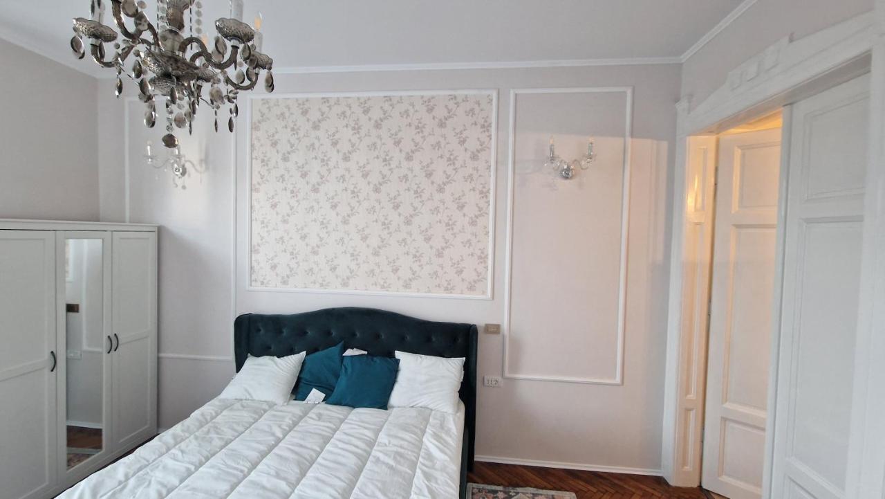 Uvs Central Luxury Apartment Oradea Extérieur photo